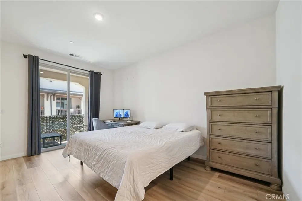 2818 E Berry Loop Privado #66 Ontario, CA 91761