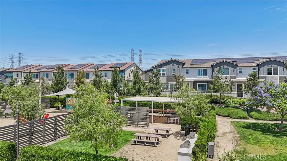 2818 E Berry Loop Privado #66 Ontario, CA 91761