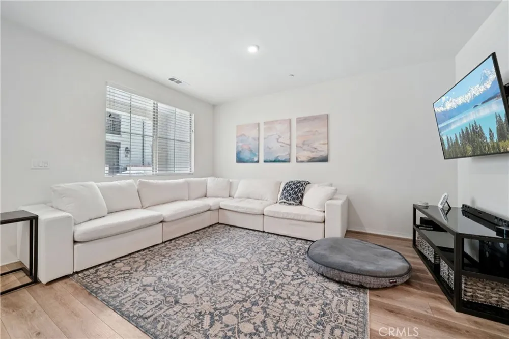 2818 E Berry Loop Privado #66 Ontario, CA 91761