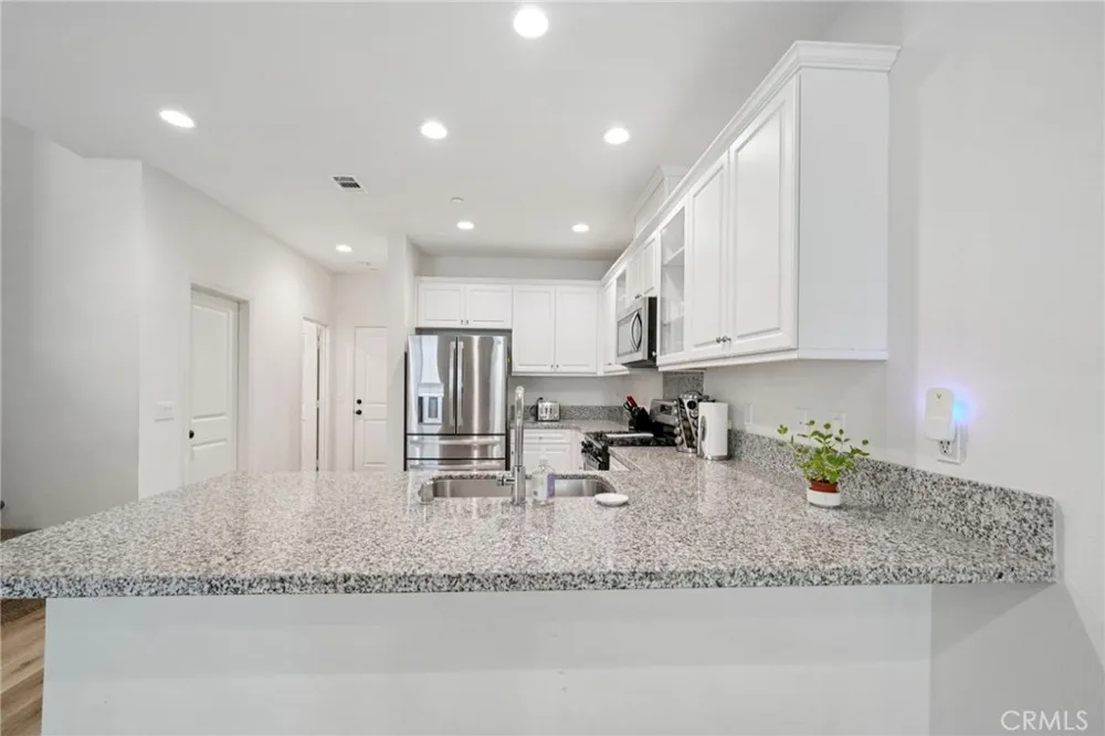 2818 E Berry Loop Privado #66 Ontario, CA 91761
