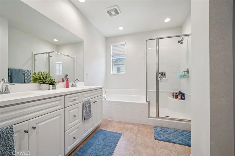 2818 E Berry Loop Privado #66 Ontario, CA 91761