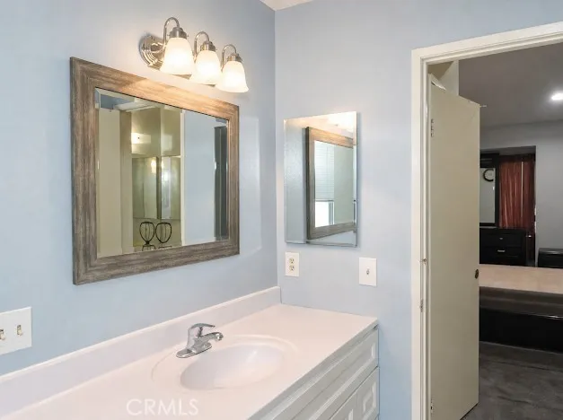 8714 Willis Panorama City, CA 91402