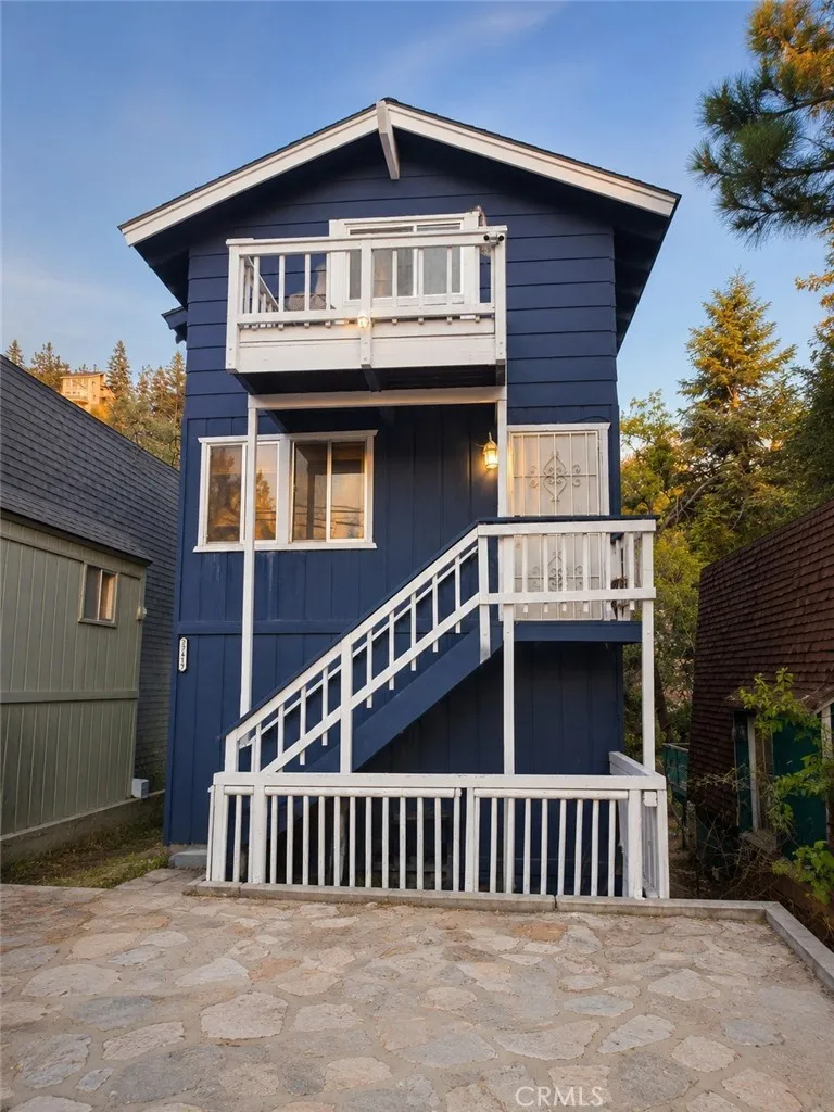 33417 Cedar Dr Arrowbear, CA 92382