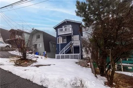 33417 Cedar Dr Arrowbear, CA 92382