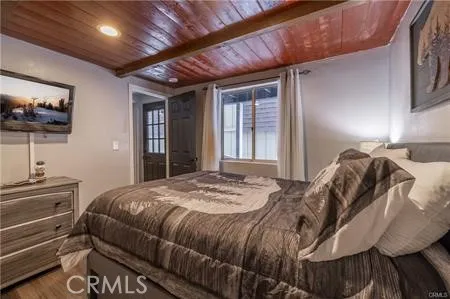 33417 Cedar Dr Arrowbear, CA 92382
