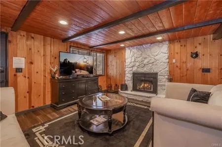 33417 Cedar Dr Arrowbear, CA 92382