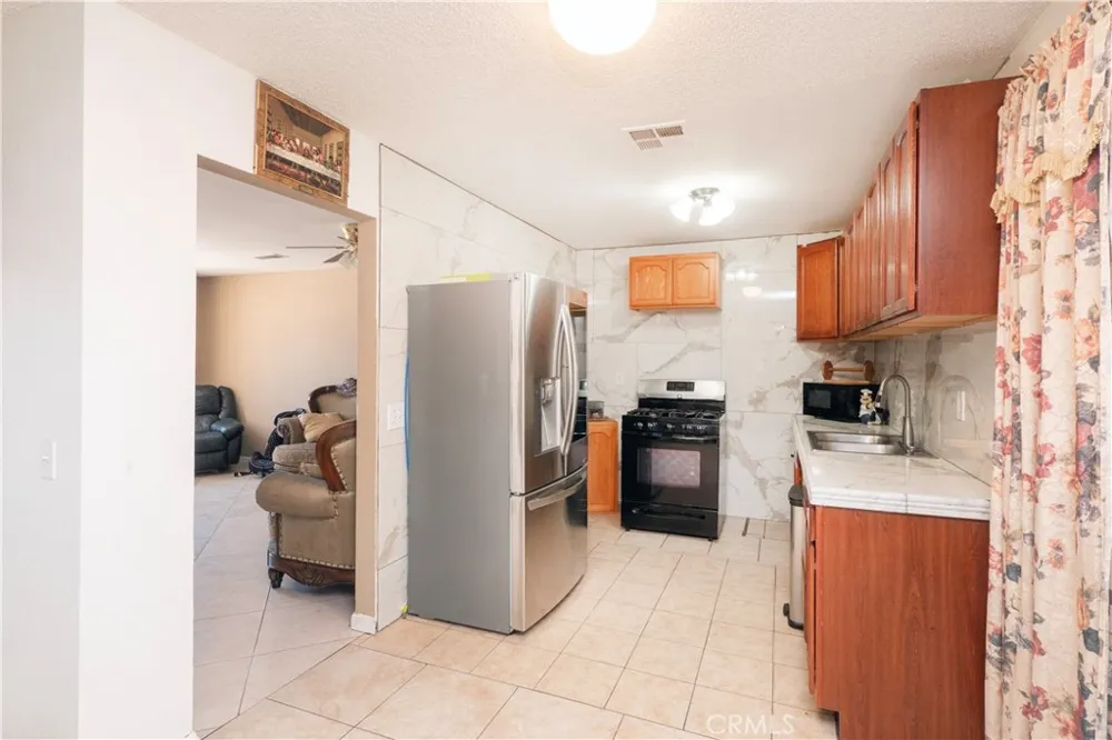 11430 Star Street Adelanto, CA 92301