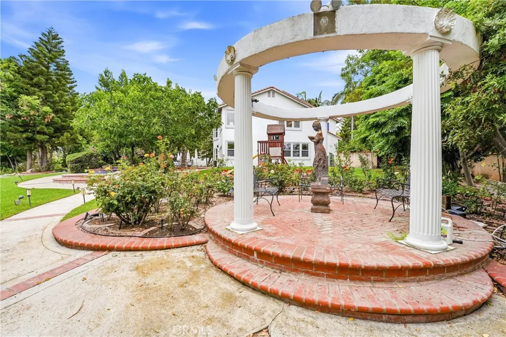 1067 Trevecca Claremont, CA 91711