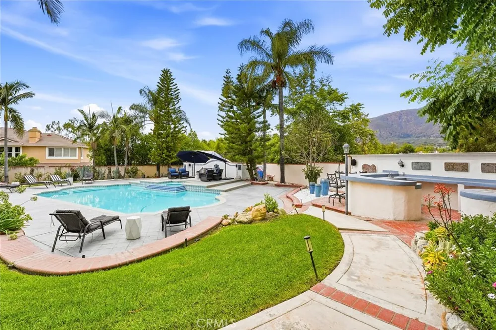 1067 Trevecca Claremont, CA 91711