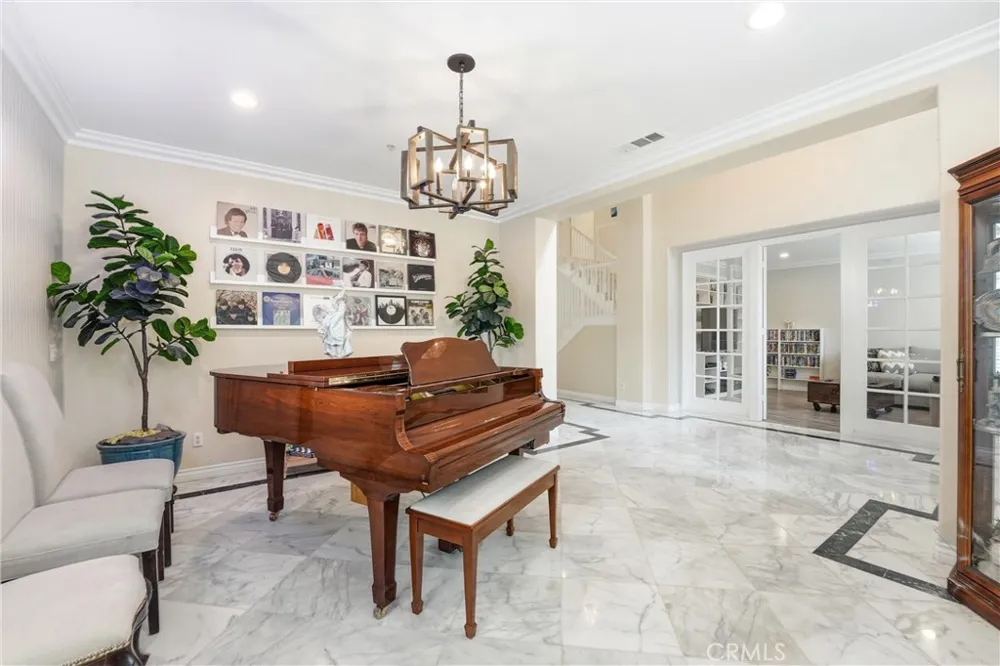 1067 Trevecca Claremont, CA 91711