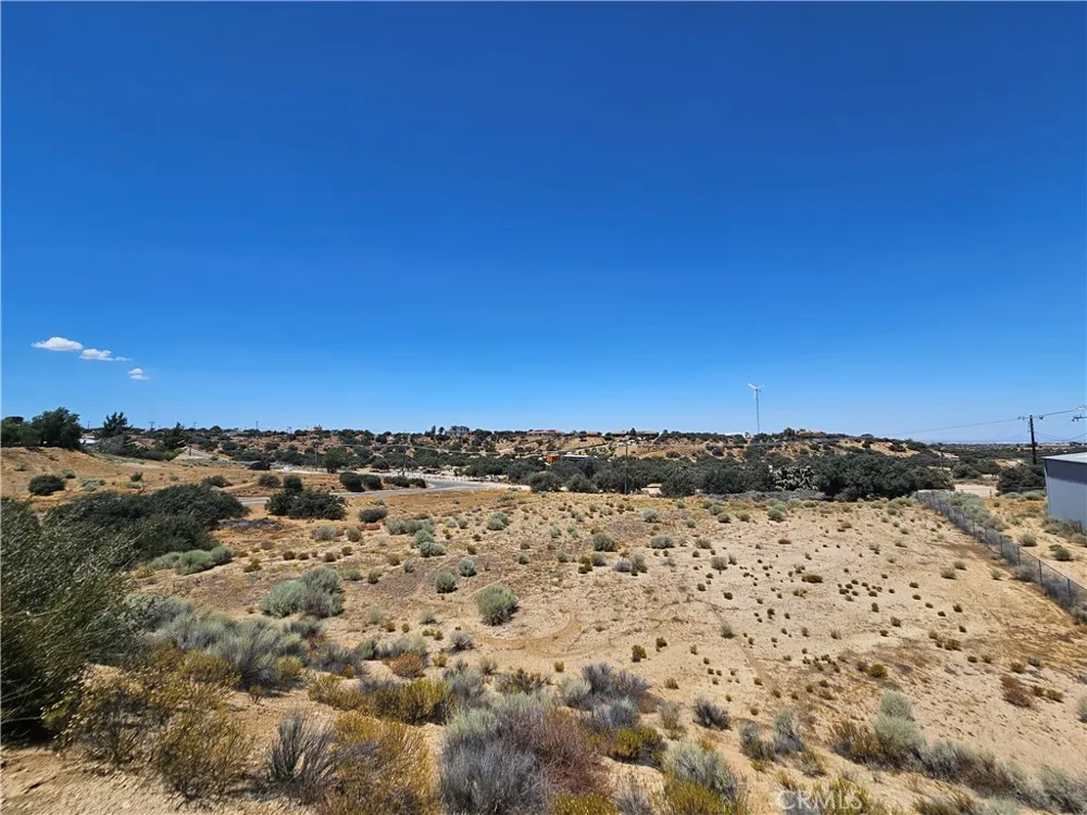 10735 Ranchero Oak Hills, CA 92344