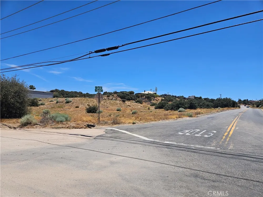 10735 Ranchero Oak Hills, CA 92344