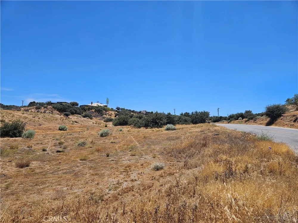 10735 Ranchero Oak Hills, CA 92344