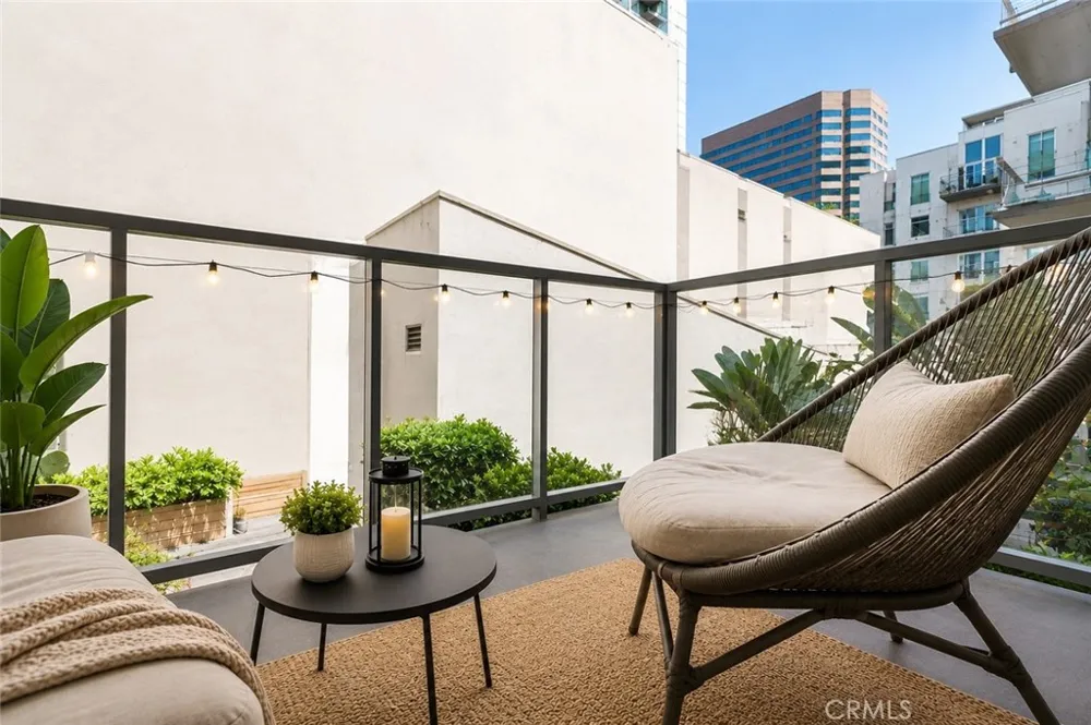645 W 9th Street #314 Los Angeles, CA 90015
