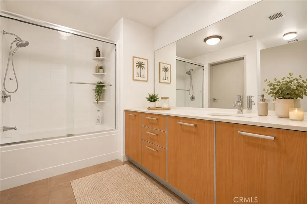 645 W 9th Street #314 Los Angeles, CA 90015