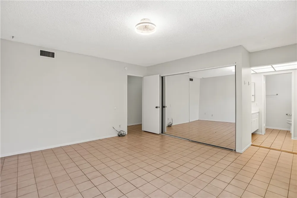 127 E Juanita Glendora, CA 91740