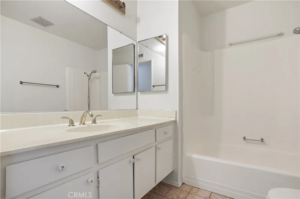 127 E Juanita Glendora, CA 91740