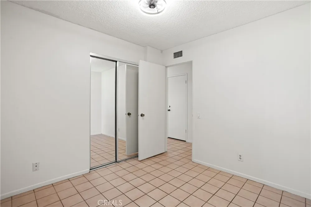 127 E Juanita Glendora, CA 91740