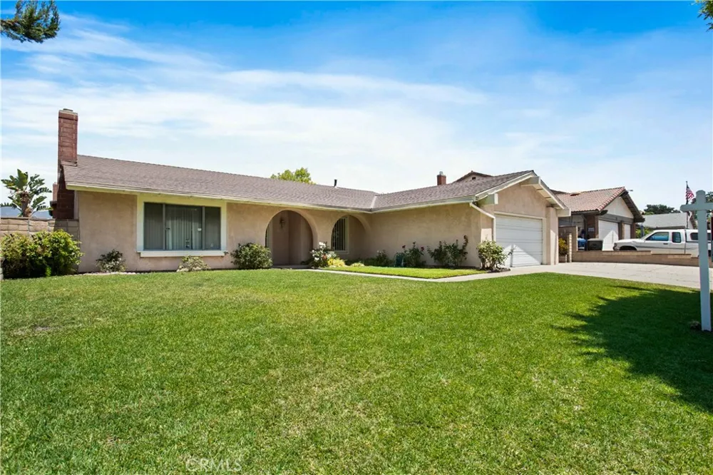 127 E Juanita Glendora, CA 91740