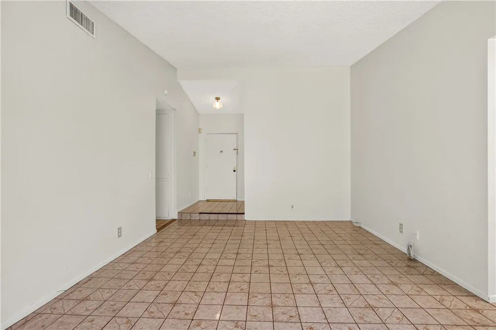 127 E Juanita Glendora, CA 91740