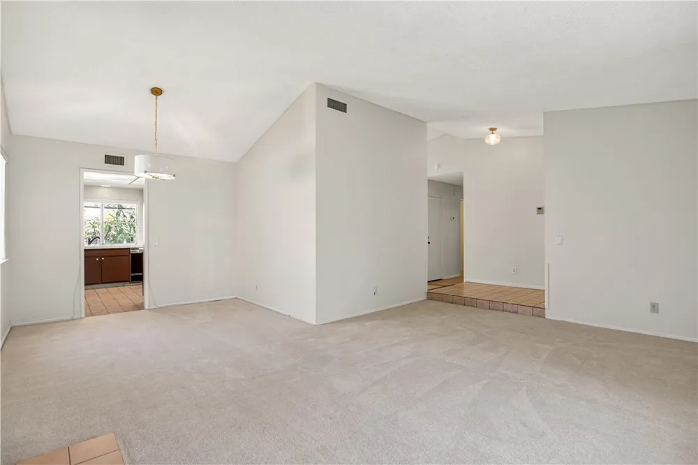 127 E Juanita Glendora, CA 91740