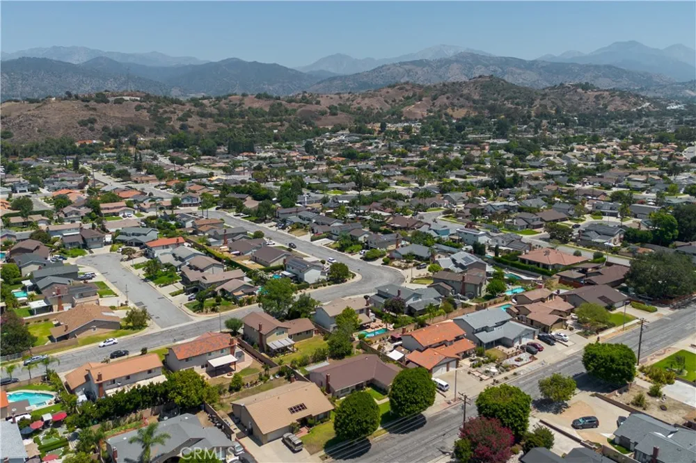 127 E Juanita Glendora, CA 91740
