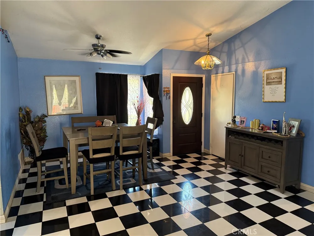 2420 W Sunrise Drive Rialto, CA 92377
