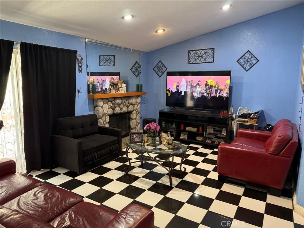 2420 W Sunrise Drive Rialto, CA 92377