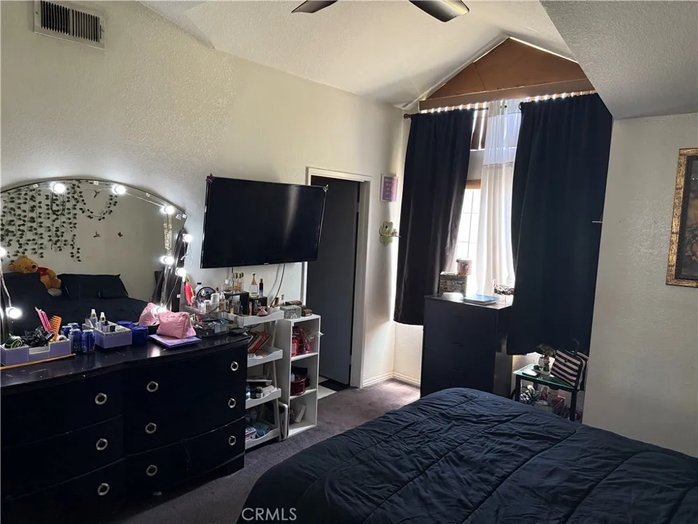 2420 W Sunrise Drive Rialto, CA 92377