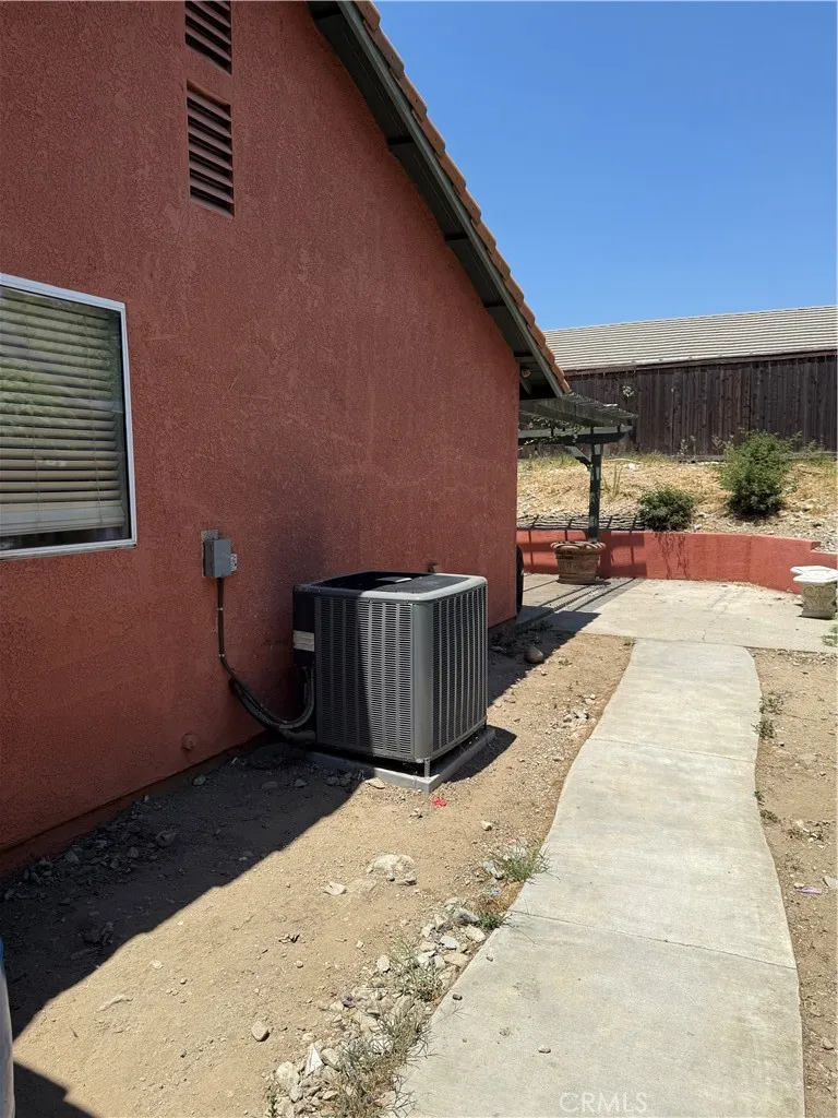 2420 W Sunrise Drive Rialto, CA 92377
