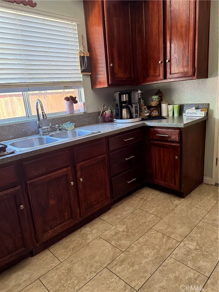 2420 W Sunrise Drive Rialto, CA 92377