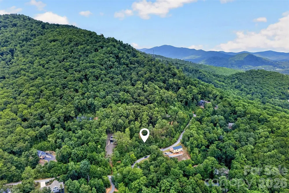 16 Nellie Bell Lane Swannanoa, NC 28778