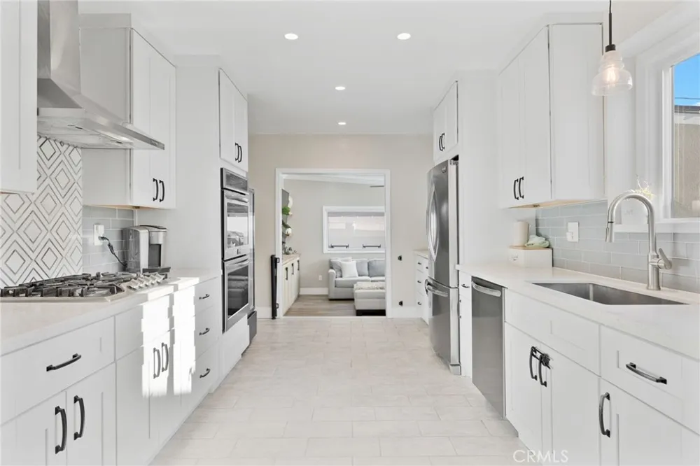 10430 Thienes South El Monte, CA 91733