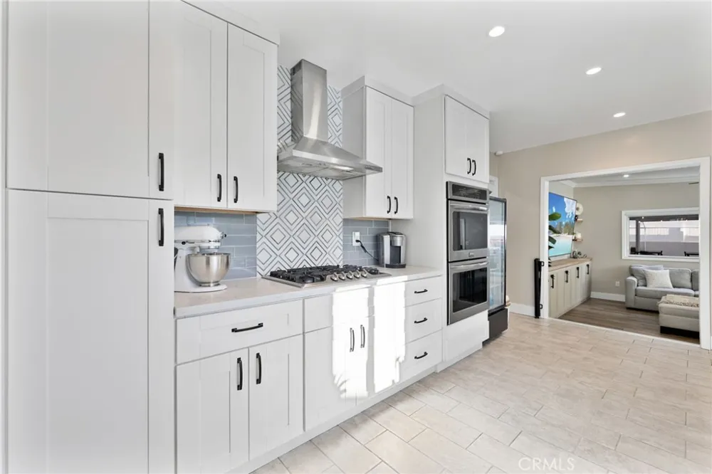 10430 Thienes South El Monte, CA 91733