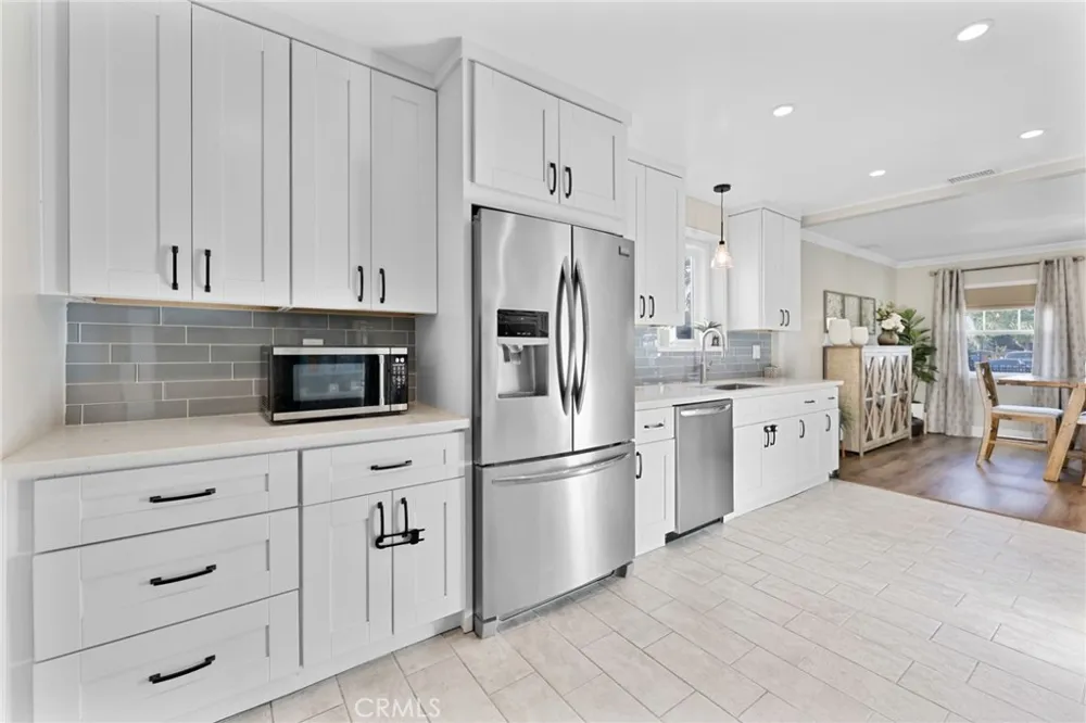 10430 Thienes South El Monte, CA 91733
