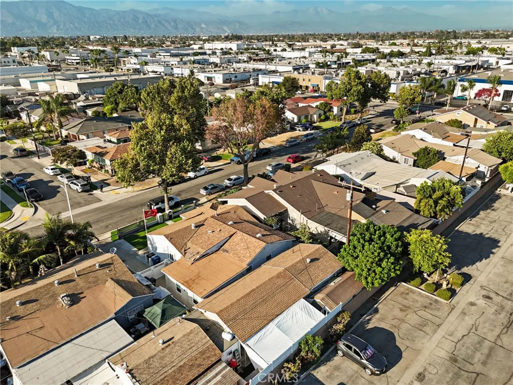 10430 Thienes South El Monte, CA 91733