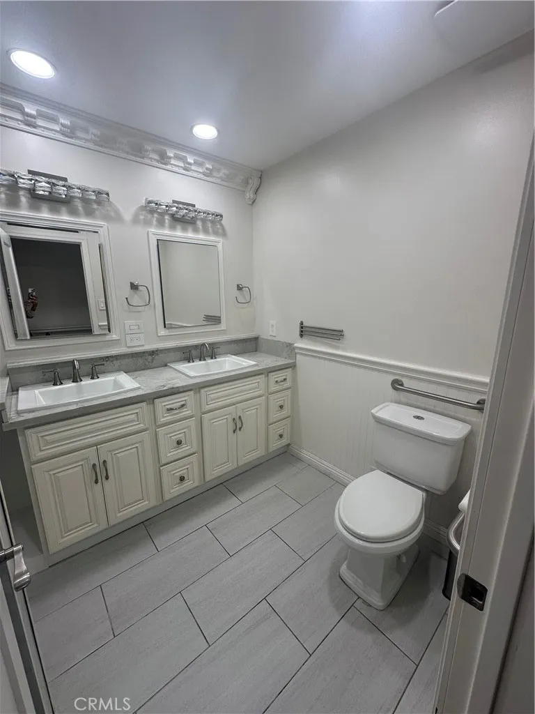 3241 Santa Ana Huntington Park, CA 90255