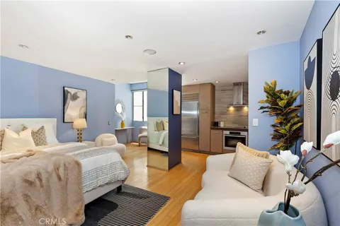 7250 Franklin Avenue #506