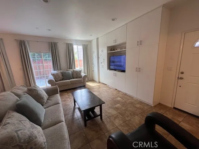 13280 Dronfield Avenue #19 Sylmar, CA 91342