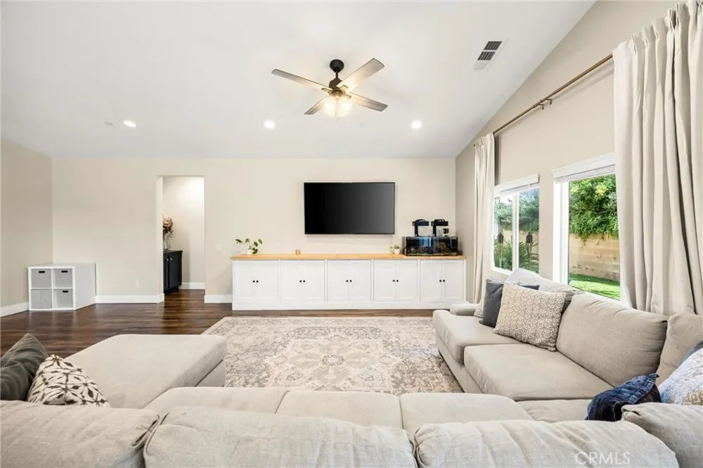 229 Country Club Calimesa, CA 92320