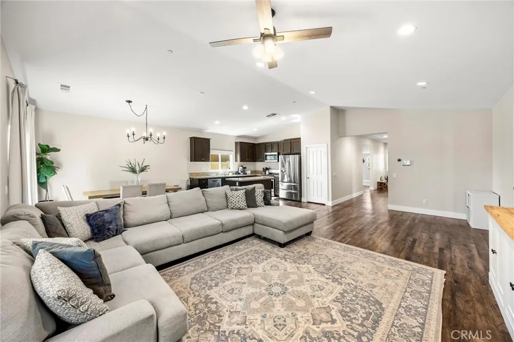 229 Country Club Calimesa, CA 92320