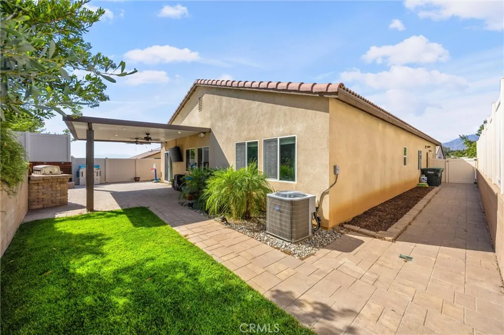 229 Country Club Calimesa, CA 92320