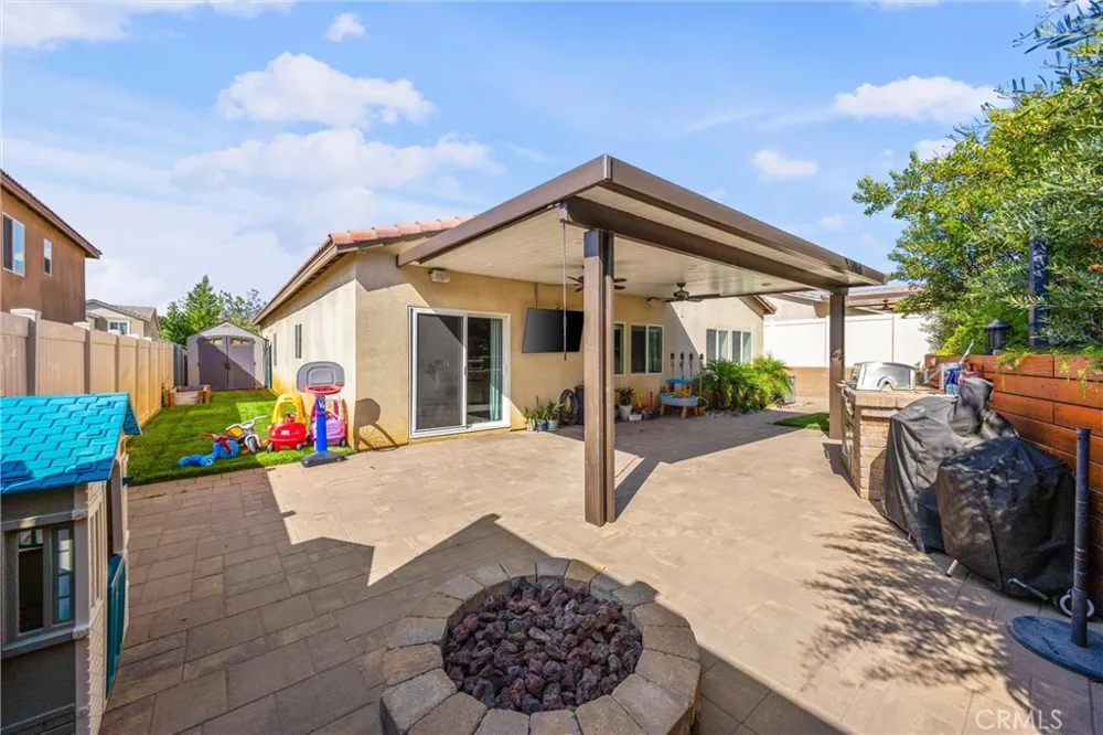 229 Country Club Calimesa, CA 92320