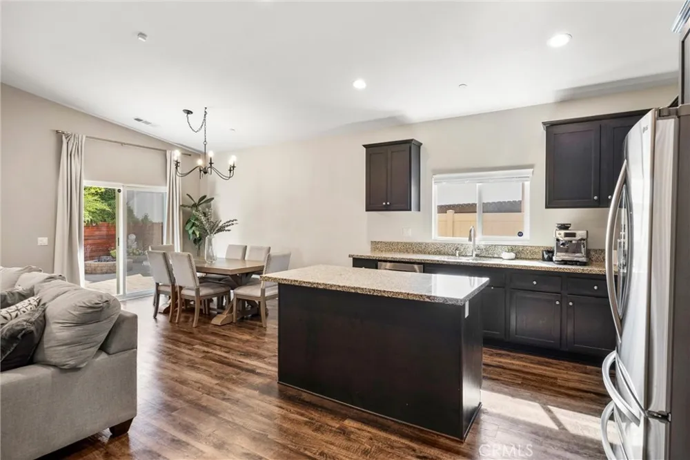 229 Country Club Calimesa, CA 92320