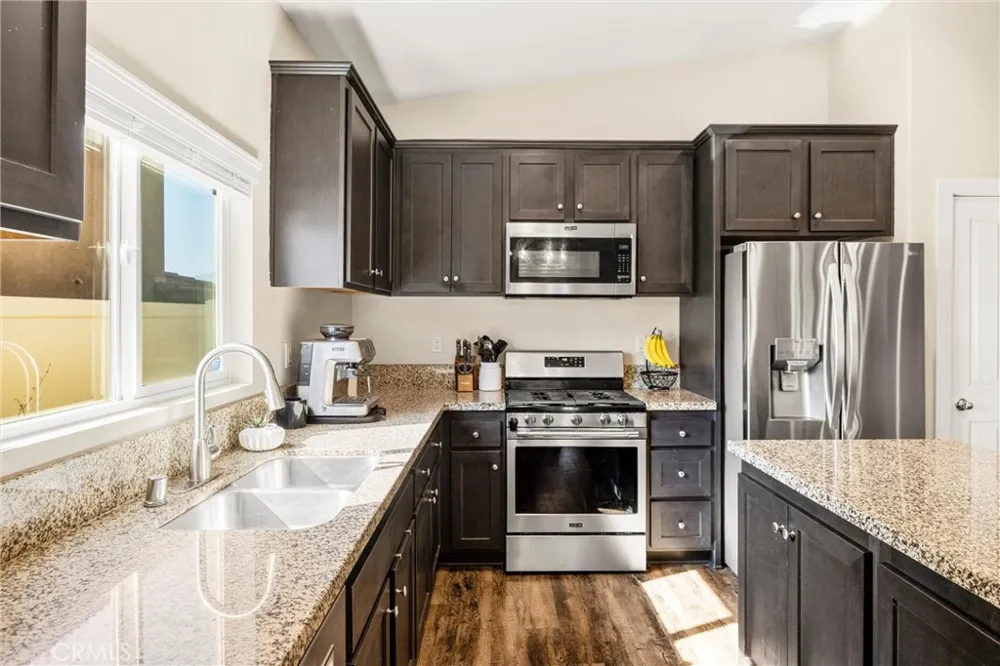 229 Country Club Calimesa, CA 92320