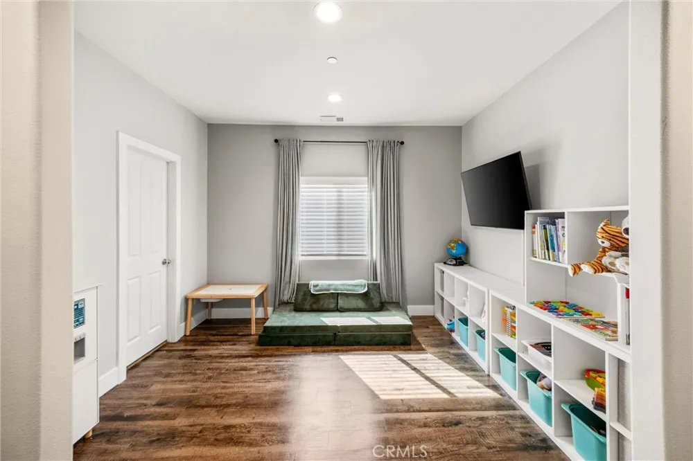 229 Country Club Calimesa, CA 92320