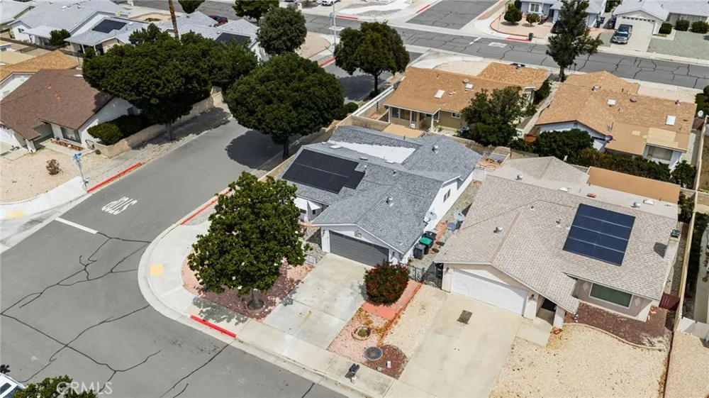 2219 El Toro Hemet, CA 92545