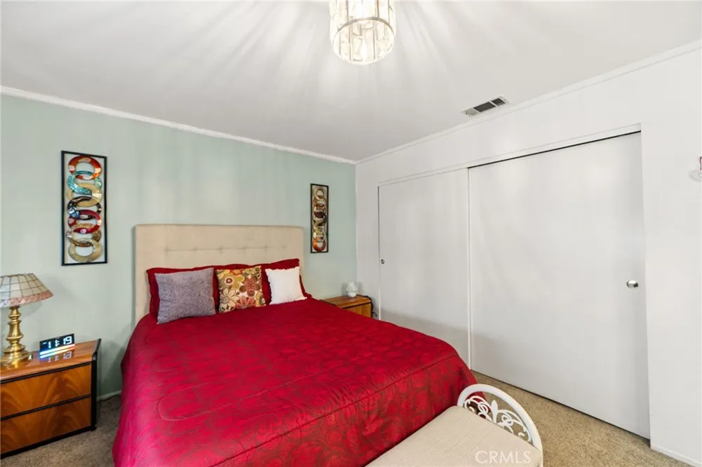 2219 El Toro Hemet, CA 92545
