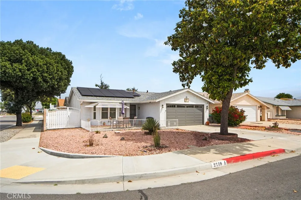 2219 El Toro Hemet, CA 92545