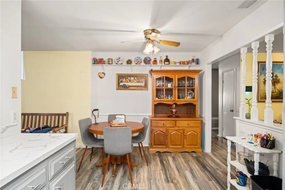 2219 El Toro Hemet, CA 92545